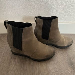 Sorel Joan of Arctic wedges in good used condition. Size 6.5